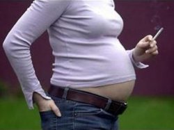 Британские медики предложили проверять на курение всех беременных
