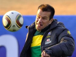 Дунга ответил критикам сборной Бразилии