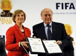ФИФА объявила о слиянии "Золотого мяча" с "Бриллиантовым"