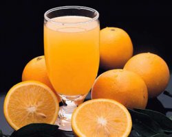 Апельсиновый сок попал под критику стоматологов