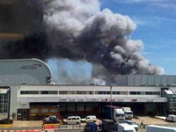 В грузовой части аэропорта Хитроу произошел пожар