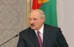 Лукашенко обещает не ползать на коленях перед Россией и ЕС