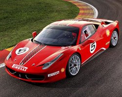 Ferrari представила гоночную версию суперкара 458 Italia