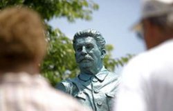 В США собирают подписи за снос памятника Сталину