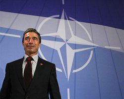 Генсек НАТО посетит Украину