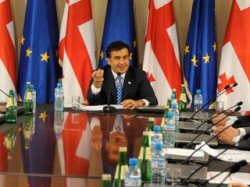 Саакашвили призвал грузинских военных готовиться к  "тотальной обороне"