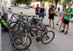 В Киеве возле каждого магазина будет велопарковка