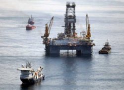 BP начала герметизацию скважины в Мексиканском заливе