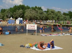 Купаться запрещено сразу на 4 популярнийших пляжах Киева. В том числе и в Гидропарке