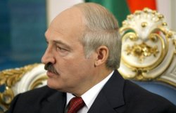 Лукашенко: Я не собираюсь отвечать на грязь