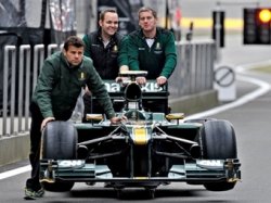 Lotus сменит двигатели и коробку передач