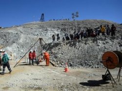 В Чили начали бурить тоннель для спасения замурованных горняков