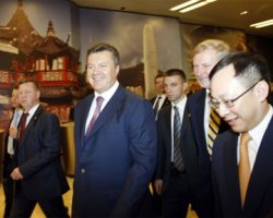 Янукович завершил визит в Китай