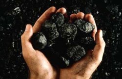 На сотрудника Керченского порта высыпалось 4 тонны угля