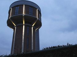 В Бельгии водонапорную башню переделали в жилой дом