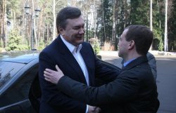 Автопробег: Янукович поедет на ЛуАЗе, Медведев - на Победе