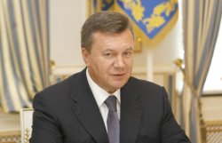 Янукович просит судей реже сажать преступников в тюрьмы