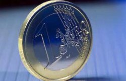 Спекулянты сбрасывают доллар и вкладывают в евро