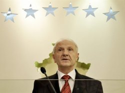 Президент Косово подал в отставку
