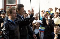 Янукович: с постройкой моста в Крыму и на Кавказе все изменится