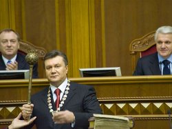 Парламент отдал Януковичу полномочия Кучмы