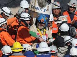 Последнего чилийского шахтера подняли на поверхность