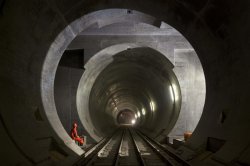 Самый длинный туннель в мире пробурили в Швейцарии