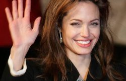Анджелине Джоли разрешили снимать фильм в Боснии