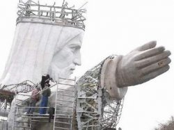 В маленьком польском городе воздвигают самую большую в мире статую Христа