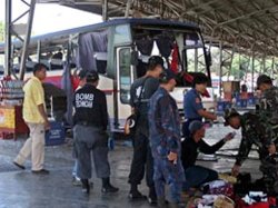 На Филиппинах при взрыве автобуса погибли семь человек