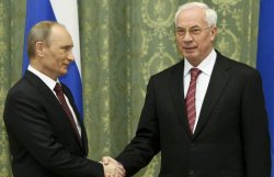 Азаров и Путин договорились о цене на газ в 2011 году