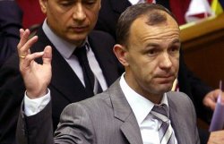 Оппозиции не удалось собрать подписи за отставку Азарова