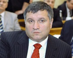 Аваков требует пересчитать голоса в Харькове