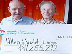 В Канаде супруги выиграли 11 млн долл и раздали их на благотворительность