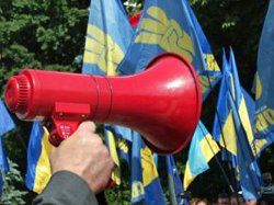 "Свободовцы" заблокировали Тернопольский избирком 