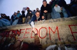 В Германии отмечают годовщину падения Берлинской стены