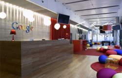 Google повысит зарплату всем сотрудникам на 10%