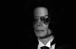 В США назревает скандал вокруг нового альбома Майкла Джексона