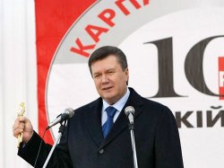 Янукович пообещал "открутить головы" оппозиционерам, если они будут плохо работать в местной власти