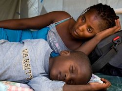 Число жертв холеры на Гаити приближается к тысяче