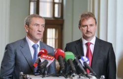 Янукович уволил Черновецкого и назначил Попова главой КГГА