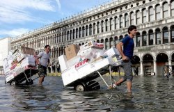 Власти Венеции планируют ввести налог для туристов 