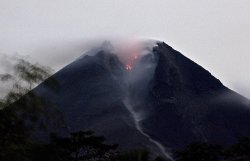 Извержение вулкана в Индонезии: число погибших превысило 300