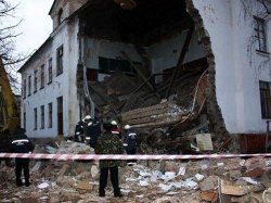 В Донецкой области обвалилась стена школы: погиб человек