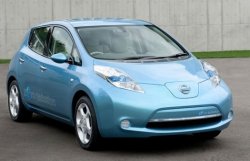 Nissan продал первый серийный электромобиль Leaf