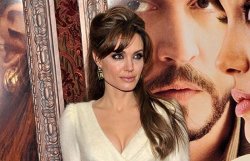 Анджелина Джоли снимется в роли Клеопатры