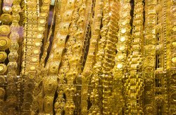 Из лавки Киево-Печерской Лавры вынесли 5 тыс. грн и золото 