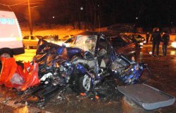 В Киеве столкнулись три автомобиля. Погибли два человека