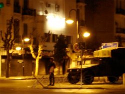 В Тунисе в столицу вошли правительственные войска из-за "голодных бунтов" граждан