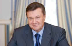Янукович планирует создать Конституционную ассамблею